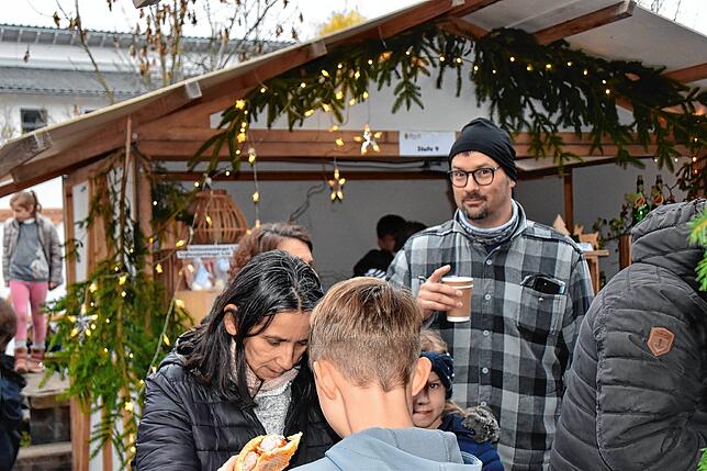 Bild 16: Martinsmarkt der Eigeltinger Schule