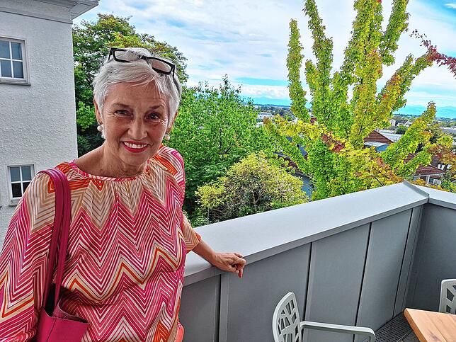 Sie freut sich über das neue Übernachtungsangebot im Appartement-Hotel: Dagmar Fük-Baumann besucht in Markdorf regelmäßig ihre ...