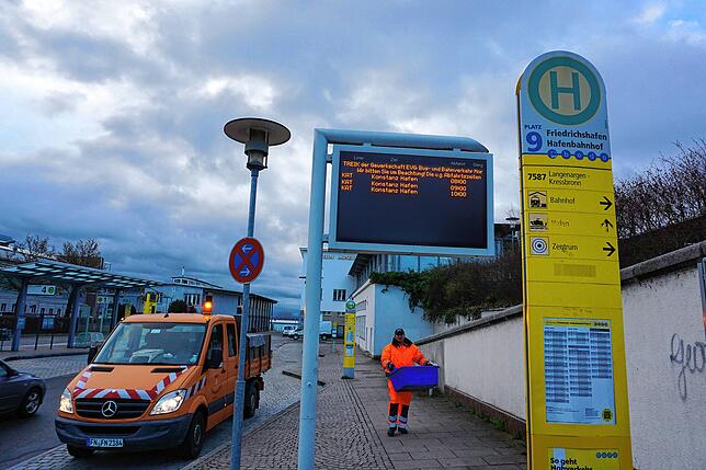 Fast menschenleer ist der Hafenbahnhof in Friedrichshafen.