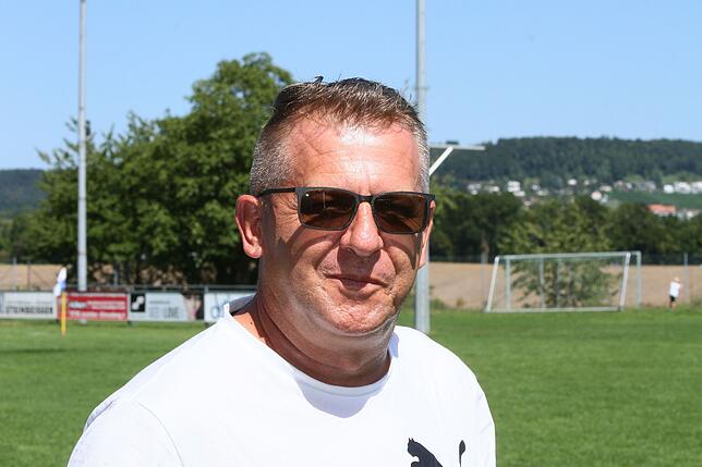Gregor Huber, langjähriger Schiedsrichter des FC Erzingen, tippt den 1. Spieltag im SÜDKURIER-Interview.