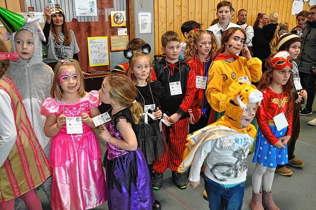 Bild 21: Viel Spaß beim Kinderball in Leimbach