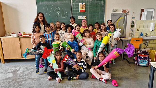 Klasse 1/3 b: Die Erstklässler der Koalas-Familienklasse mit den „Großen“ und Klassenlehrerin Heike Blesch.