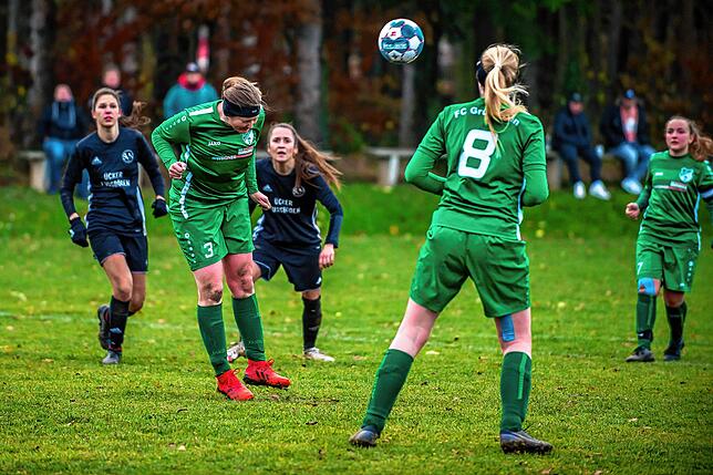 Bild 12: Fußballerinnen des SV Niederhof besiegen die SG Marbach II &ndash; und wir haben Bilder!