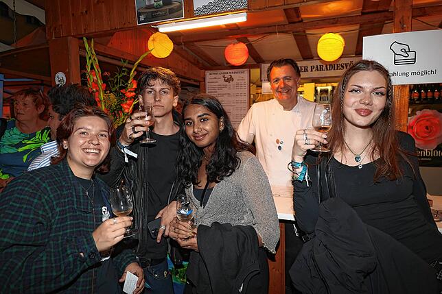 Bild 27: Sonne, Wein und gute Laune - hier gibt es die schönsten Fotos vom Weinfest 2025