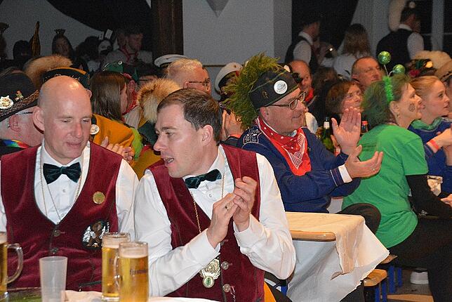 Bild 38: Narrentreffen der Urviecher-Zunft: Bilder vom Bunten Abend
