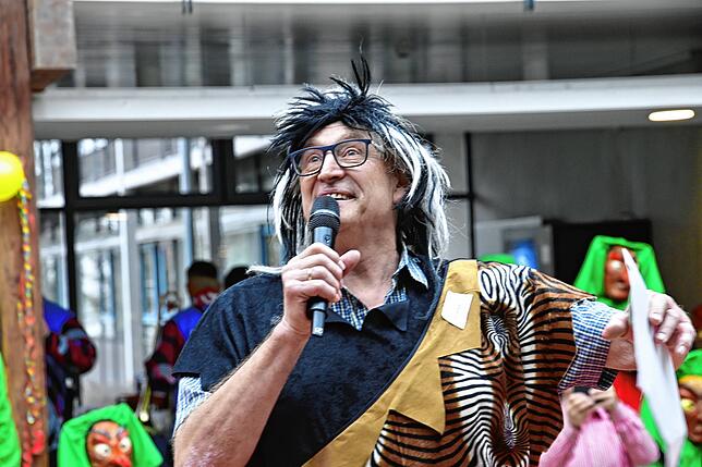 Bild 30: Fasnacht 2025: Hexen rollten im Villinger Landratsamt den roten Teppich aus - Die schönsten Bilder!