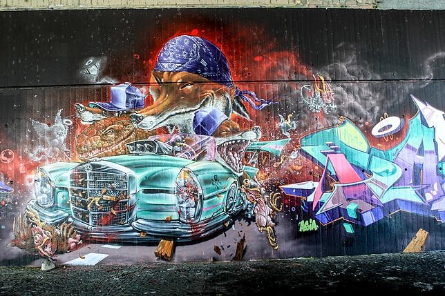 Bild 7: Sie verwandeln trostlose Brückenpfeiler in Kunstwerke: Zwei Graffiti-Sprüher erklären die Regeln ihrer Szene und warum ihre Kunst nicht von Dauer ist
