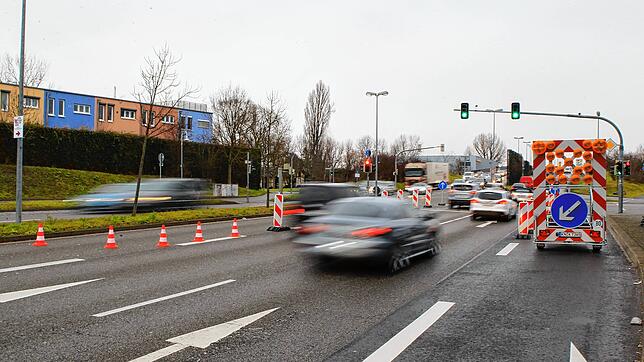 (Archivbild) An der Kreuzung Schänzlebrücke/B33 und Gartenstraße kam es am Donnerstag, 23. März, zu einem Unfall mit mehreren ...