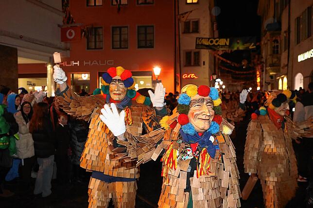 Bild 8: Endlich! Butzenlauf stimmt Konstanzer auf die Straßenfasnacht ein