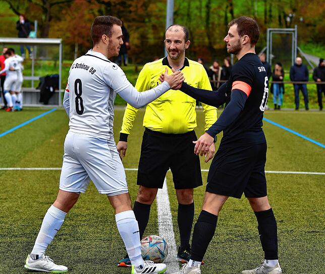 Bild 3: SG FC Wehr/Brennet besiegt den FC Schönau mit 3:0 &ndash; und wir haben Bilder!