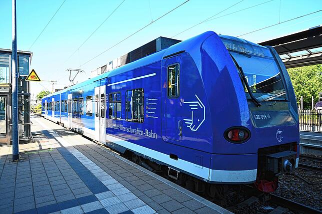In der Bodensee-Oberschwaben-Bahn wurden 2024 380 Menschen ohne gültigen Fahrschein kontrolliert. Fünf bis Zehn Prozent von ihnen ...