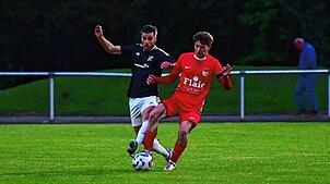 Baldiges Wiedersehen?: Sandro Knab (links) spielt mit dem SV 08 Laufenburg in der ersten Runde des SBFV-Pokals beim TuS Binzen. Yannik ...