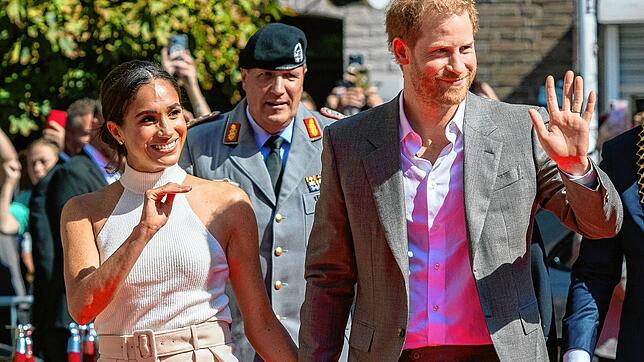 Der britische Prinz Harry und seine Frau, Herzogin Meghan: Trotz ihres Ausstiegs aus dem engeren Kreis der britischen Royals führen sie ...