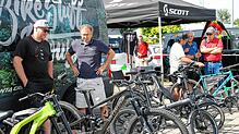 Zweiräder: E-Bikes in allen Varianten gab es auf der Mobility, die meisten davon in sportlicher Ausstattung.