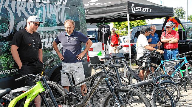 Zweiräder: E-Bikes in allen Varianten gab es auf der Mobility, die meisten davon in sportlicher Ausstattung.