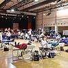 Der Saal im Milchwerk Radolfzell ist voll: Viele Spendenwilligen möchten einen halben Liter Blut abgeben.