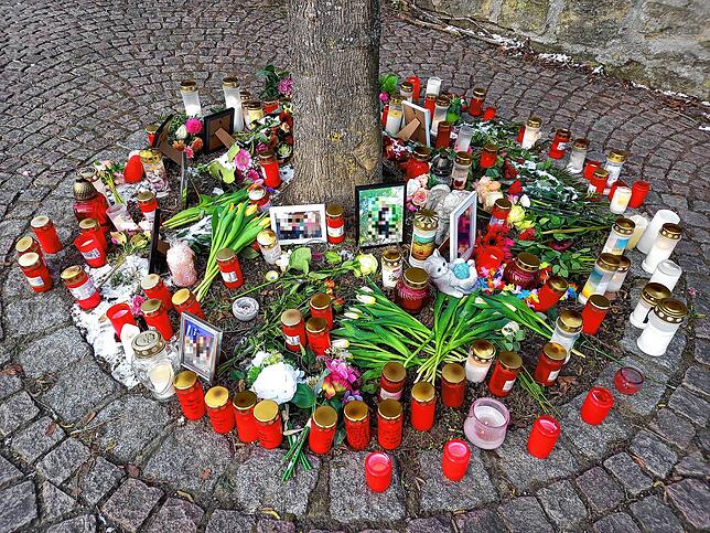 Die Anteilnahme war groß: Am Stockacher Stadtwall gab es eine Gedenkstätte für Sabrina P.
