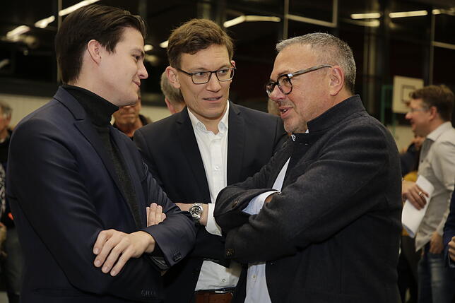 Bild 9: Bilder von der Hilzinger Bürgermeisterwahl in der Hegauhalle