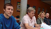 Manuel Scheitler, Johann und Sylvia Stoiber sowie Karlheinz Lorenz (von links) waren als Wahlhelfer im Staufer-Gymnasium im Einsatz. Das ...