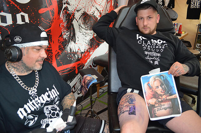 Bild 6: Wir nehmen Sie mit auf die Tattoo-Expo in der Tiengener Stadthalle und zeigen Ihnen die neusten Trends