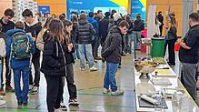 Die Berufsinformationsmesse der Hans-Thoma-Schule war mit 34 teilnehmenden Unternehmen ein voller Erfolg.