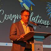 Bürgermeister Ulrich Krieger hielt eine Rede bei der Abschlussfeier in der Rappensteinhalle in Laufenburg.