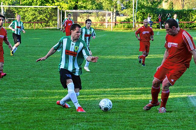 Bild 10: Erinnerungen ans letzte Rheinfelder Derby auf der Richterwiese am 6. Mai 2009