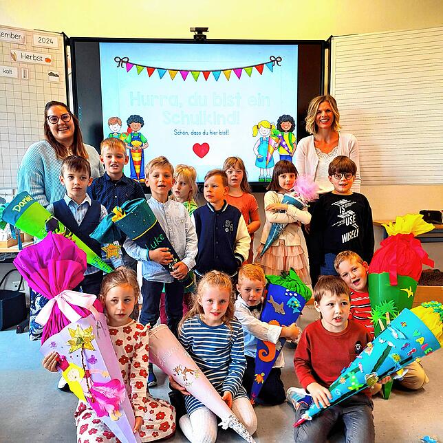 Die Klasse 1/2c der Grundschule Obereschach mit den Klassenlehrerinnen Miriam Braun und Jasmin Grieshaber.