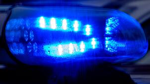 Reisende in der Bahn haben den Polizeieinsatz gefilmt und ins Netz gestellt. (Symbolbild)