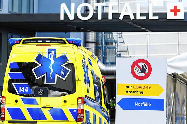 Wieder steigen die Infektionszahlen in der Schweiz – doch die Aufnahmen in Krankenhäusern nehmen nur langsam zu. Deshalb will die ...