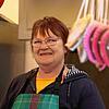 „Schatz“ steht auf dem Lebkuchenherz: Monika Fetscher von der traditionsreichen Schaustellerfamilie Fetscher auf dem Überlinger ...