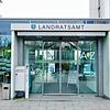 Das Landratsamt in Friedrichshafen in der Albrechtstraße (Archivbild).