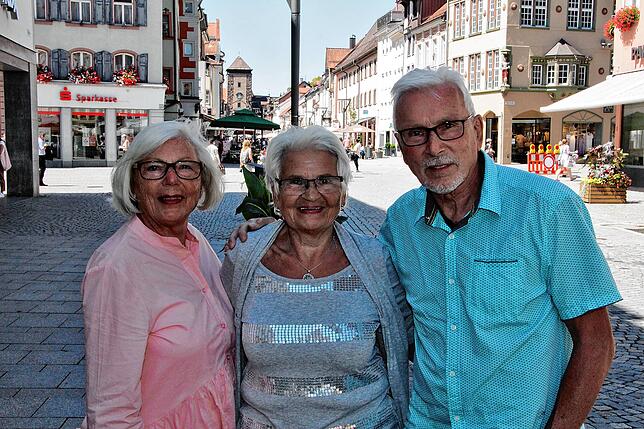 Jede Woche bekommt Paula Baumann abwechselnd Besuch von einem ihrer drei Kinder (von links) Ursula Goldschmidt, Marlies Christiani und ...