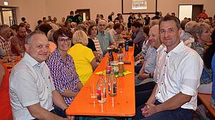 In 50 Jahren gab es in Ühlingen-Birkendorf einiges zu feiern. Wie die Einweihung der Dorfhalle Brenden 2024. Auf dem Bild freute sich ...