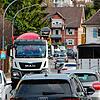 Die Verkehrsbelastung auf der B&nbsp;33-Ortsdurchfahrt in Markdorf ist hoch. Mit der Südumfahrung, deren Bau der Kreistag am Freitag ...