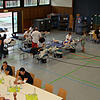 Gut organisiert und routiniert laufen die Blutspendetermine ab. Am Dienstag, 23. Juli, ist von 15 bis 19.30 Uhr in der Mehrzweckhalle ...