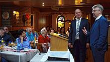 Was war 2023, was kommt 2024: In der Bürgerversammlung in Breitenfeld im Gasthaus Hirschen informieren Ortsvorsteher Jürgen Bacher ...