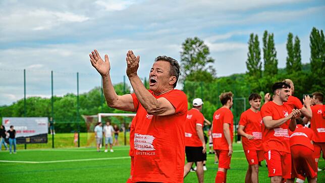 Bild 2: TuS Binzen steigt erstmals in die Landesliga auf – und wir haben Bilder!