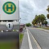 Ein Haltestellenschild am Stockacher Busbahnhof. Die Stadt Stockach hat einige Wünsche für den neuen Nahverkehrsplan, den der Landkreis ...