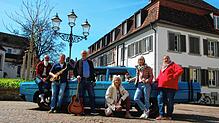 Freuen sich auf das Dixiefest am Sonntag, 4. Mai in der Markdorfer Innenstadt (von links): Daniel Kelbing (Frisör und ...
