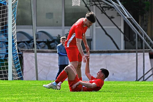 Bild 1: FC Tiengen 08 unterliegt mit 0:2 beim SV Weil – und wir haben Fotos!