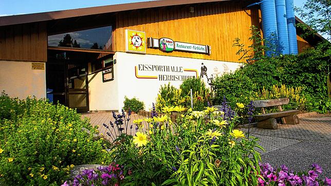 Für die Sanierung von Eingang und Dach der Eishalle erhält die Gemeinde Herrischried einen Zuschuss des Landes.