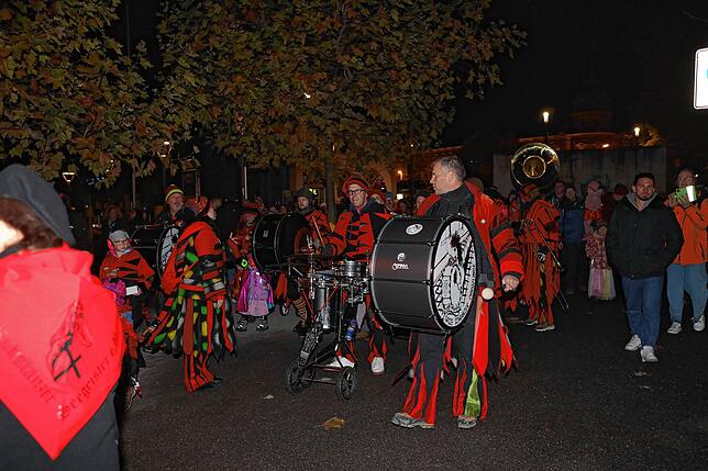 Bild 9: Dem Wasser entstiegen &ndash; Seegeister starten in die Fasnacht. Alle Foto gibt es hier