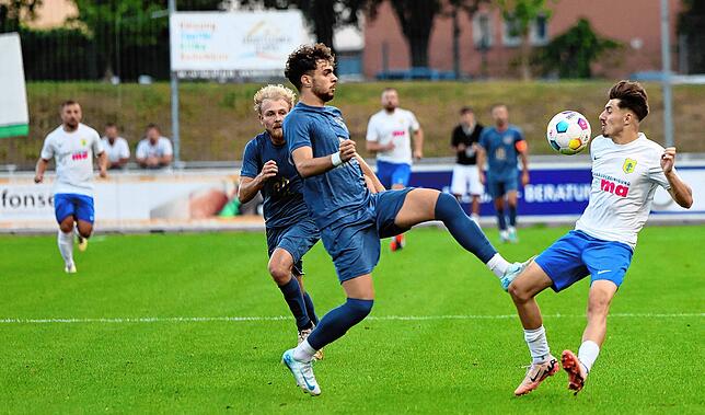 Bild 4: Was für ein Spiel! Unsere Bildergalerie vom Pokalderby zwischen dem FC Singen und Südstern Singen