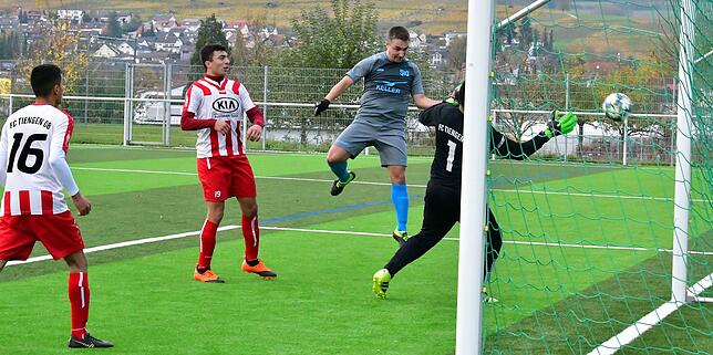 Bild 8: SV Jestetten besiegt den FC Tiengen 08 auf dem Kunstrasen in Erzingen mit 2:0 &ndash; und wir haben Bilder!