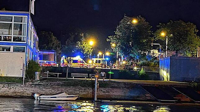Der Steg am Ruderclub Neptun, in dessen Nähe die 15 Einsatzkräfte der DLRG Konstanz nach dem Brückenspringer suchten.