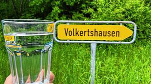 Trinkwasser aus Singen fließt seit Monaten nach Volkertshausen, da dort ein Tiefbrunnen verunreinigt ist.