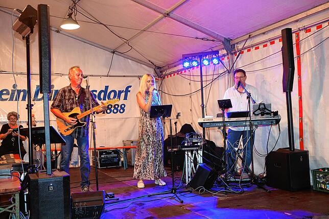 Bild 29: Party im Konstanzer Vorort: Auf dem Dingelsdorfer Herbstfest treffen sich Jung und Alt