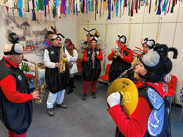Bild 12: Bilder vom Schmutzigen Dunschtig 2025: Fasnachtszauber bei der SÜDKURIER-Redaktion in Radolfzell!