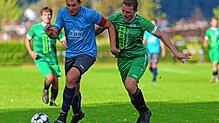 David Blum (SG Reichenau/R.-Waldsiedlung, links) am Ball gegen Pascal Rauscher (FC Steißlingen). Auch während der gesamten Partie hatten ...